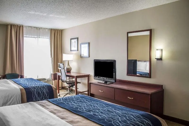 Comfort Inn - Image 1