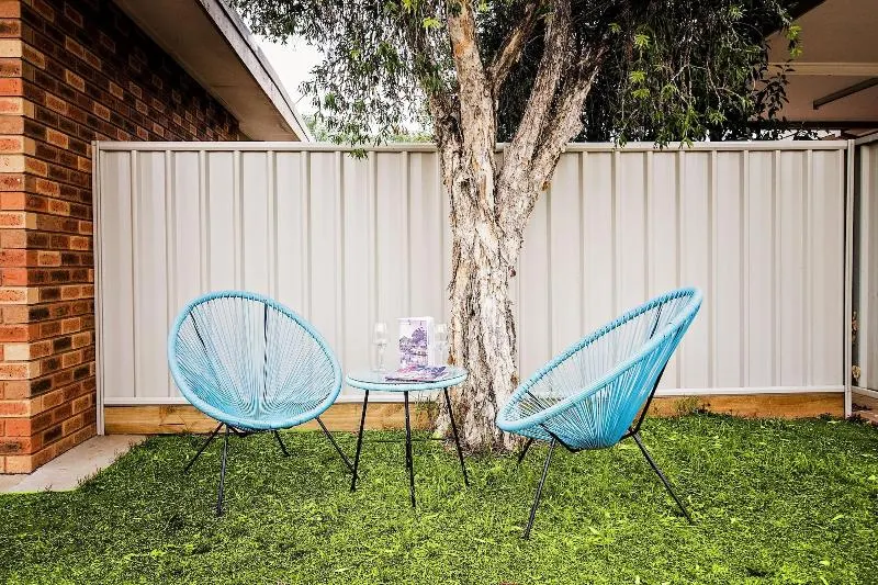 Sunny Shackell - Echuca Moama Holiday Accommodation - Image 1