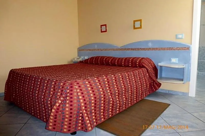Hotel Chentu Lunas - Image 1