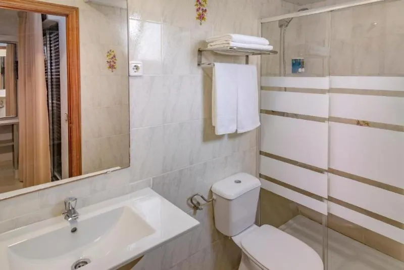 Hotel Niza Salou - Image 1