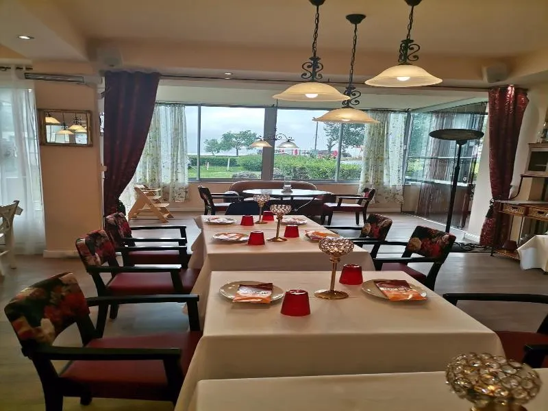 Hotel Al Faro Lodge - Image 1