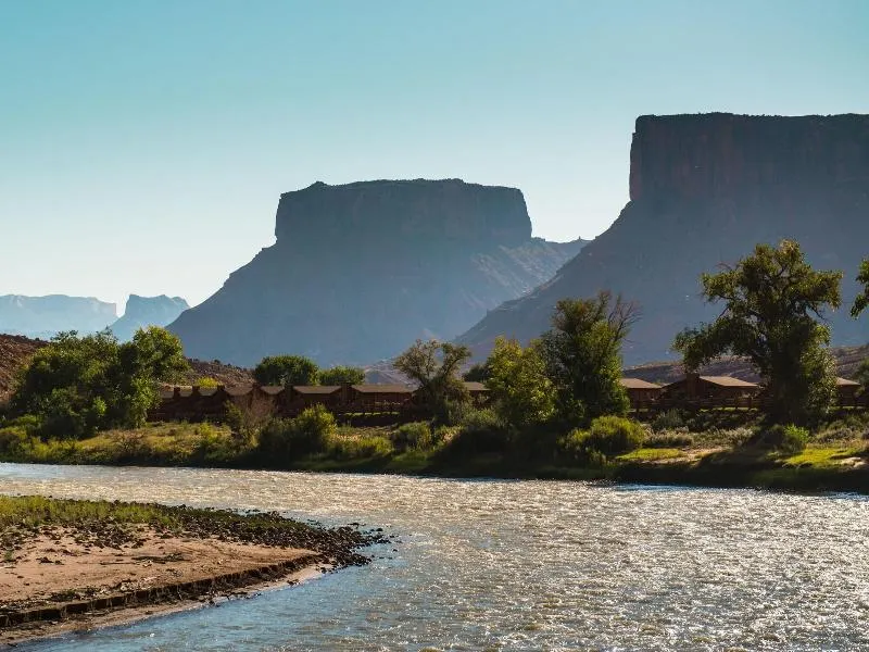 Red Cliffs Lodge - Image 1