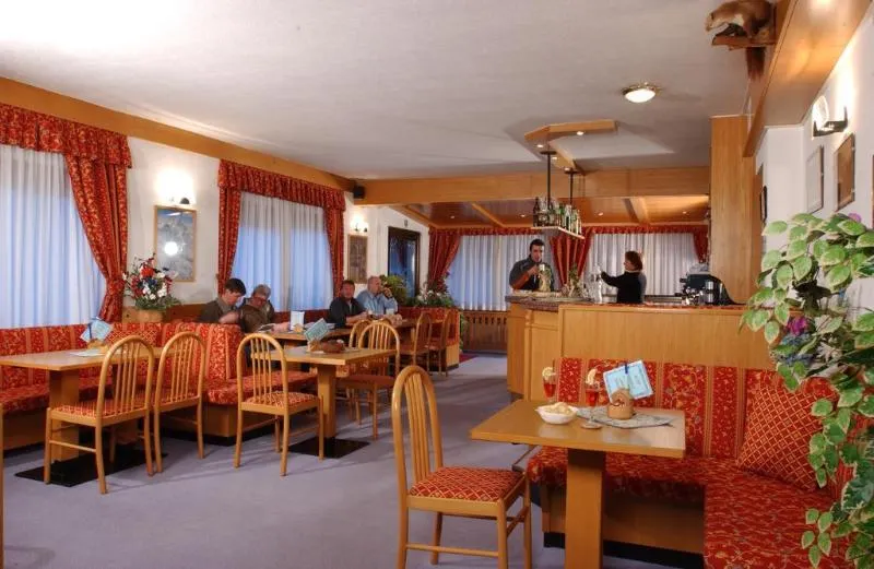 Hotel Ortles Dolomiti Walking & Spa - Image 1