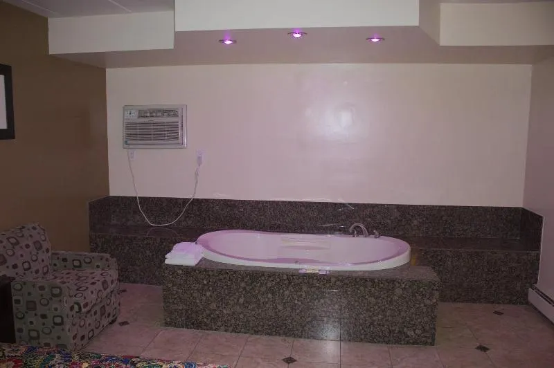 American Inn & Suites - Image 1