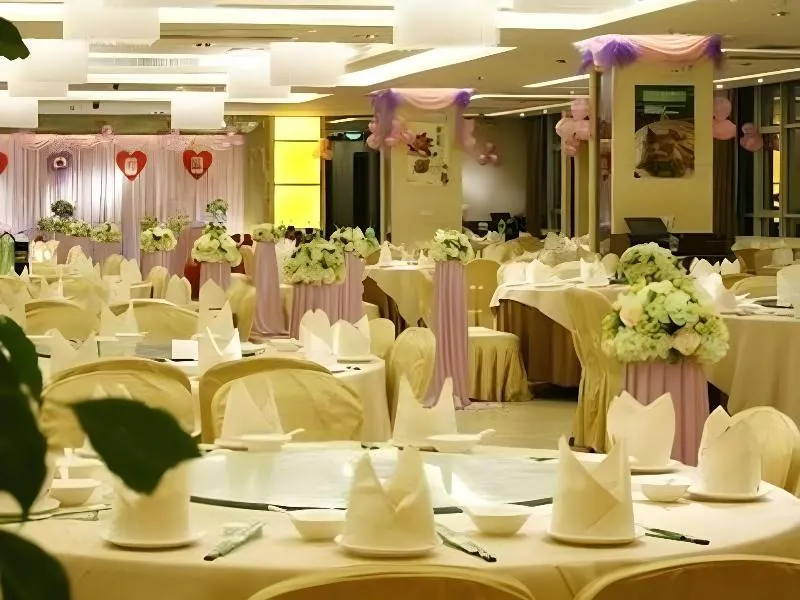 Sanlian Hotel - Image 1