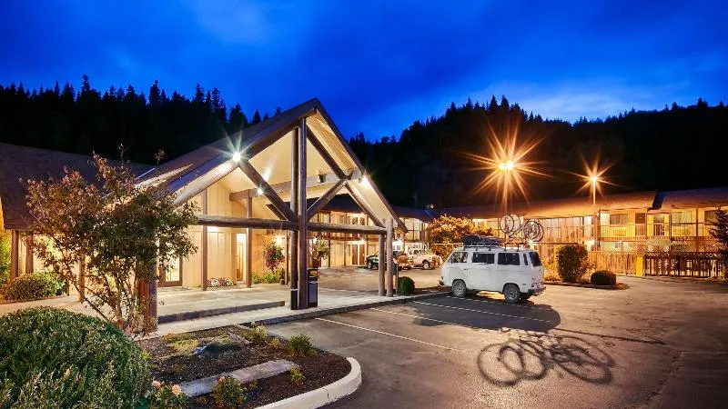 Best Western Oakridge Inn - Image 1