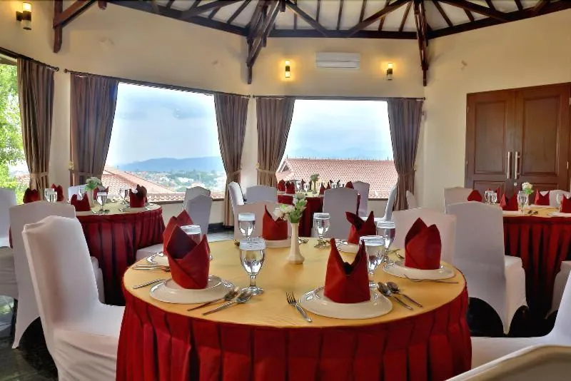 Bukit Randu Hotel And Restaurant - Image 1