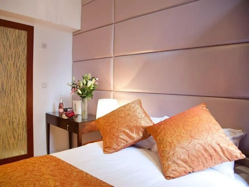 Belle Cour Russell Square Hotel - Image 1