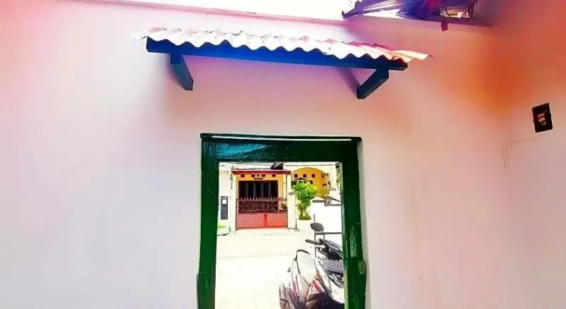 RedDoorz Syariah @ Ndalem Kembang Sore Yogyakarta - Image 1