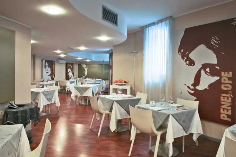Studios Hotel - Image 1