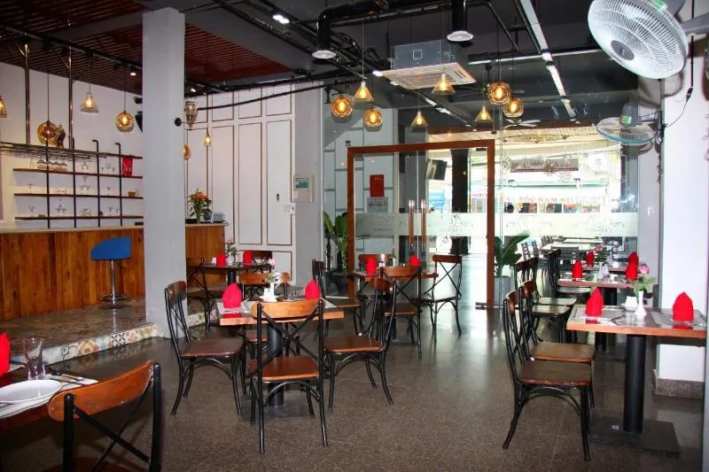 Vina Carnosa Hotel - Image 1