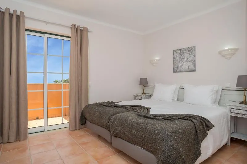 Colina Villas - Image 1