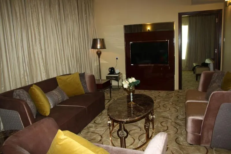 Al Salam Grand Hotel Sharjah - Image 1