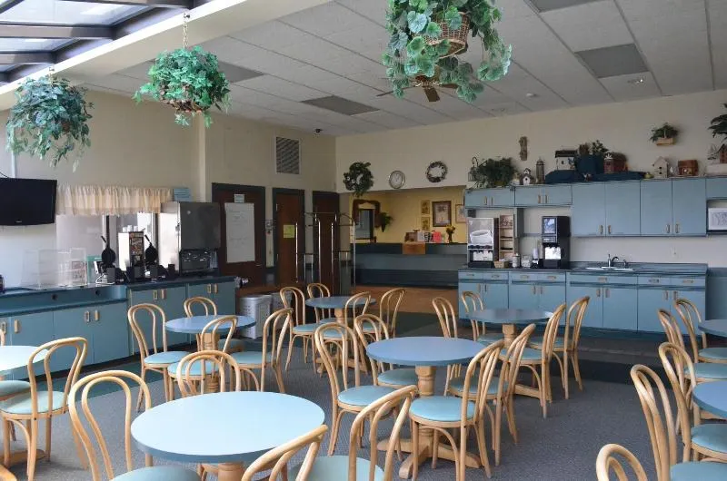 Dakota Inn Minot - Image 1