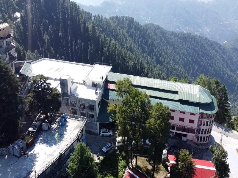 Shangrila Hotel & Resort Changla Gali - Image 1