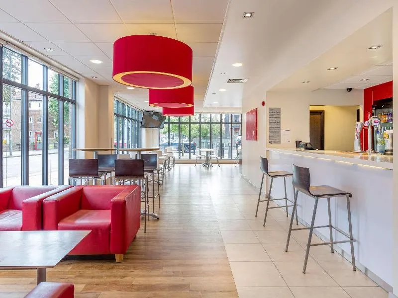 Travelodge London Bromley - Image 1