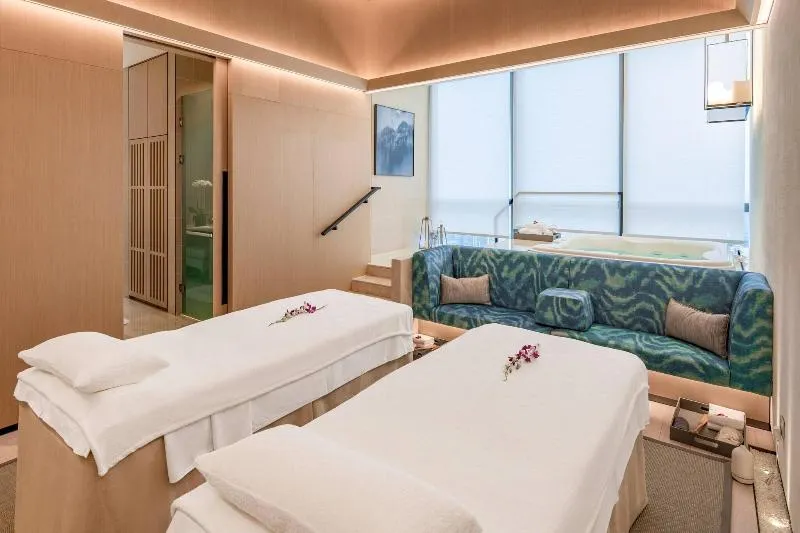 Renaissance Shenzhen Bay Hotel - Image 1
