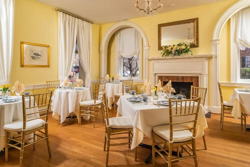Kenmore Inn - Image 1