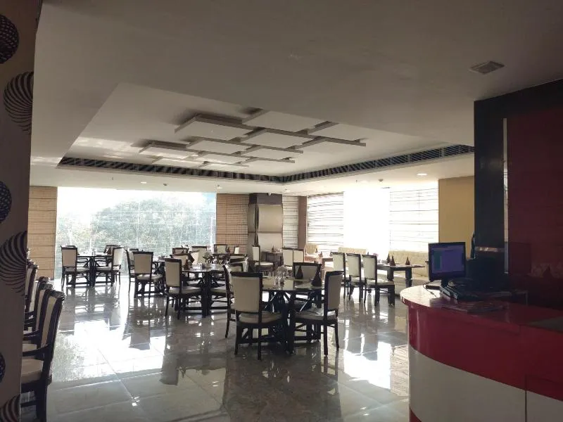 Hotel Elysee Dehradun - Image 1