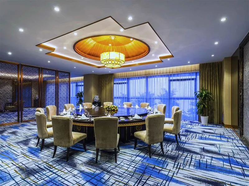 Grand Mercure Qingdao Airlines - Image 1