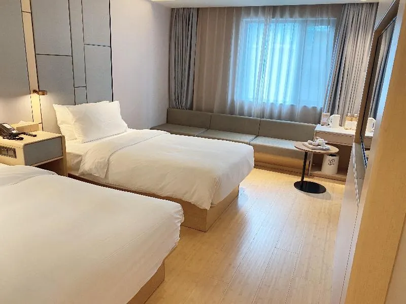 Ji Hotel Shanghai Caoyang Road - Image 1