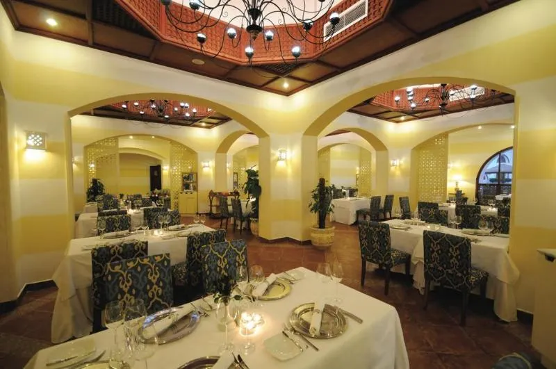 Domina Aquamarine Hotel & Resort - Image 1