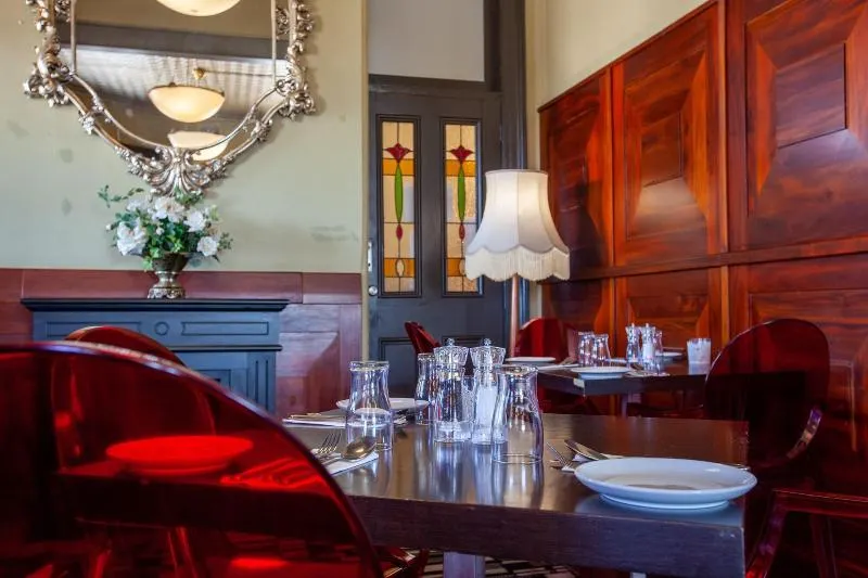 Dukes Inn Northam - Image 1