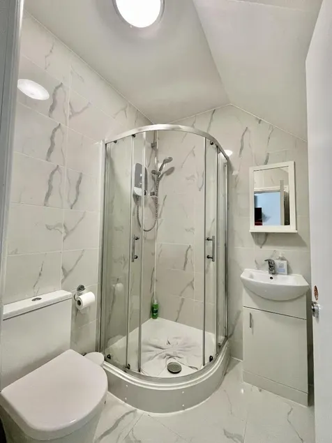 Citymax Aldgate Studios - Image 1