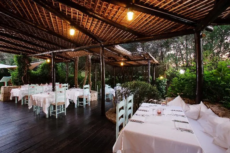 Swadeshi Green Park Hotel - Image 1