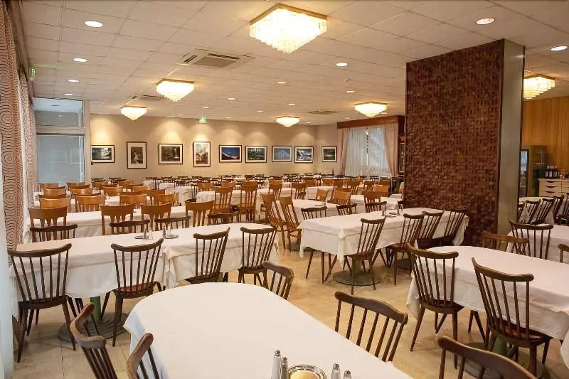 Hotel Sainte Suzanne - Image 1