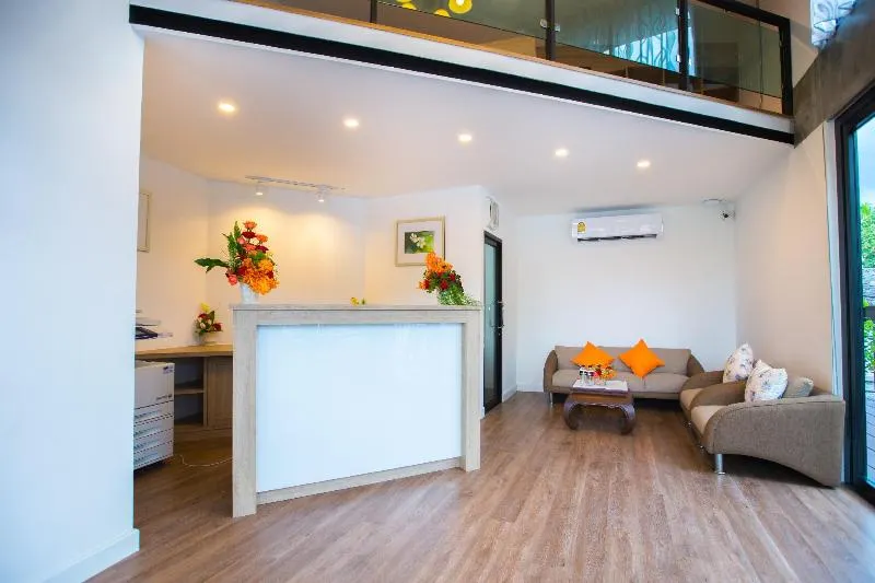 Stay With Hug Poshtel & Activities - Image 1