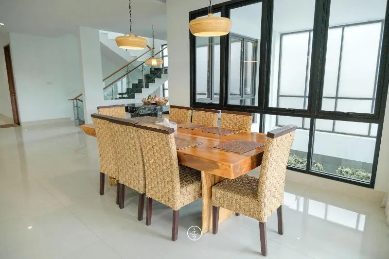 Indah 2 Mountain Pool Villa 8 bedroom - Image 1