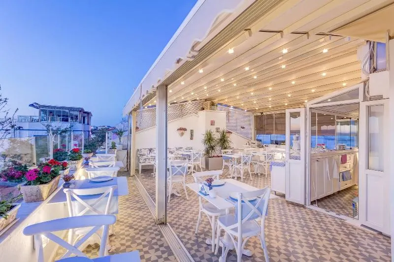 Ela Tenedos Hotel - Image 1