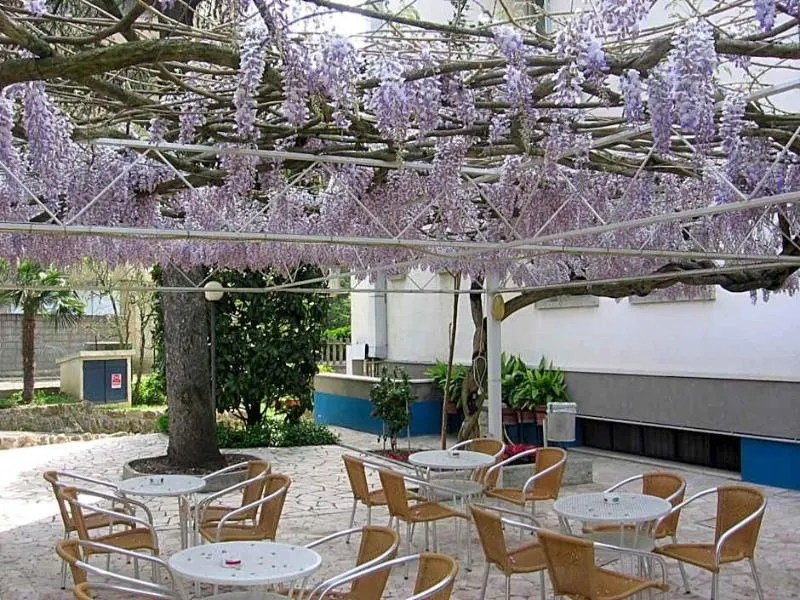 Prati Hotel - Image 1