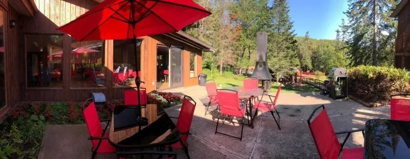 Hotel Le Petit Lac - Image 1