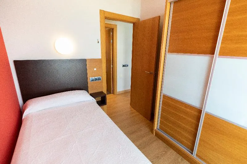 Maritimo Ris Apartmentos - Image 1
