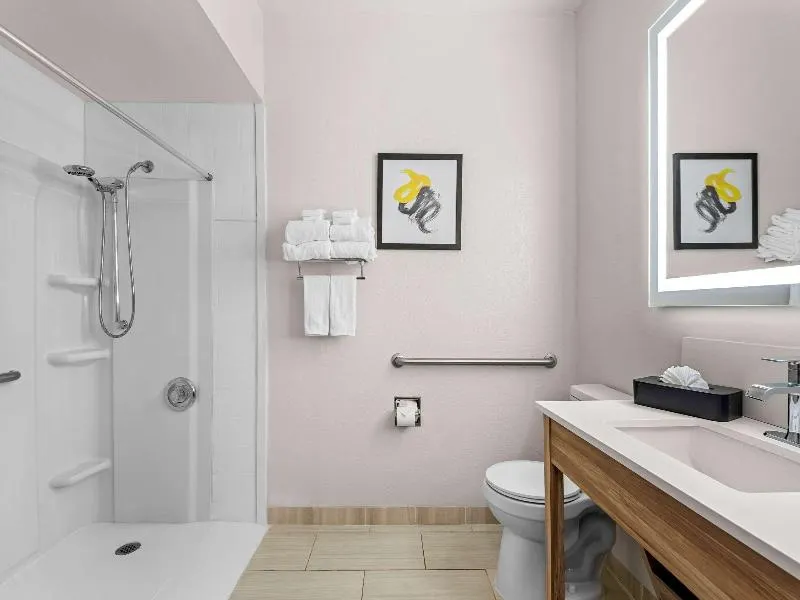 Quality Inn & Suites Westminster - Image 1