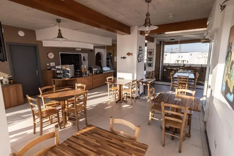 Sunseeker Holiday Complex - Image 1