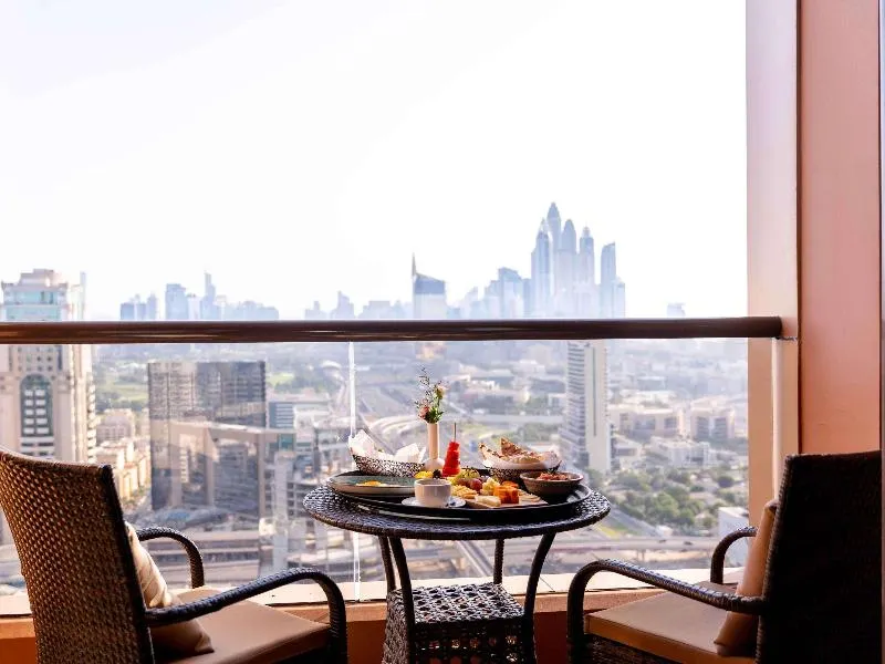 Mercure Dubai Barsha Heights Hotel Apartments - Image 1