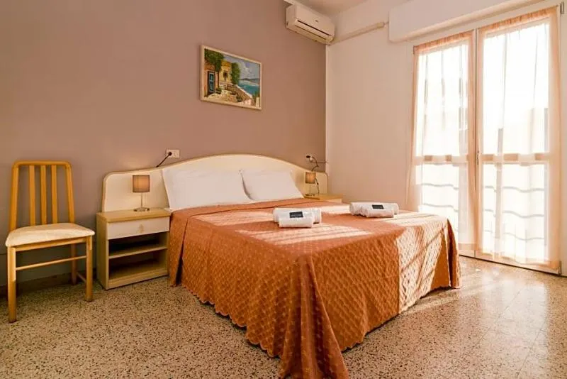 Hotel Lydia - Image 1