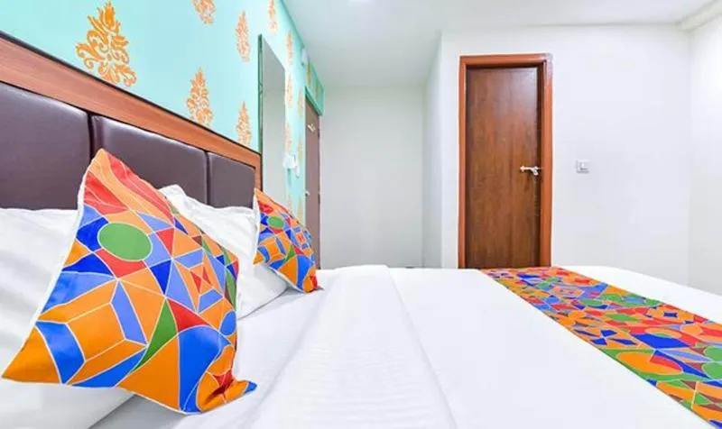 Hotel Green Park - Image 1