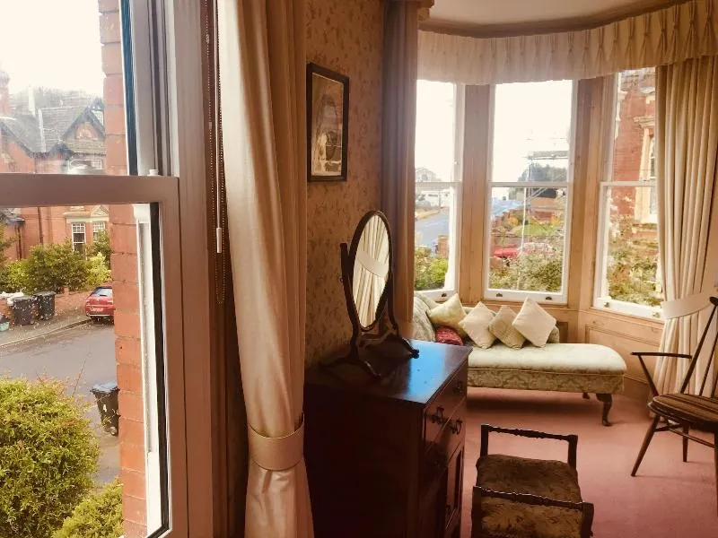 Cheriton Lodge - Image 1