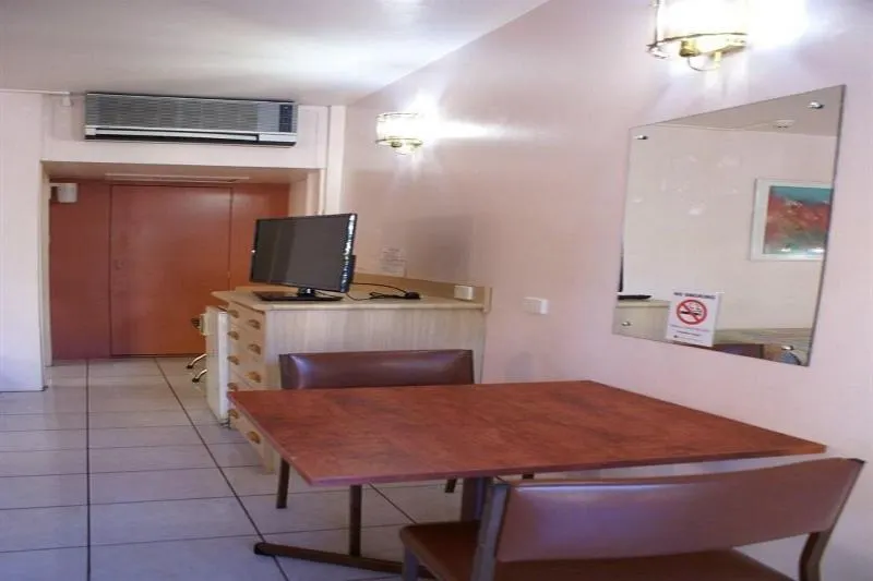 Darwin City Point Hotel - Image 1