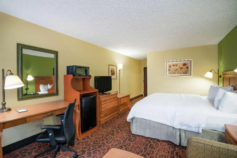Hampton Inn Bardstown - Image 1
