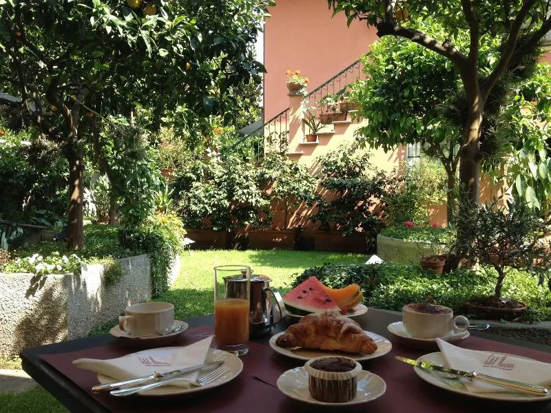 Hotel Minerva - Image 1