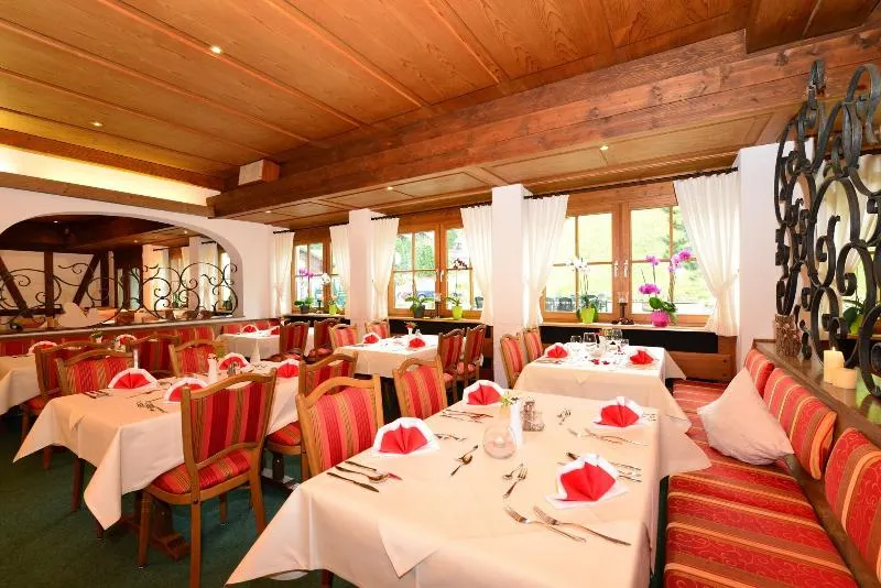 Sport- & Familienhotel Riezlern - Image 1
