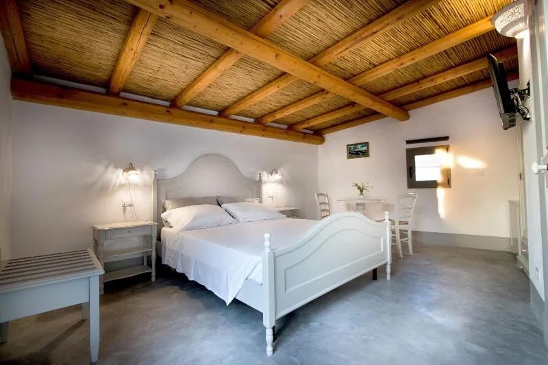 Le Finestre Su Porta Carrese - Luxury Rooms & Suit - Image 1