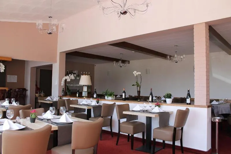 Hotel Les Cedres - Image 1