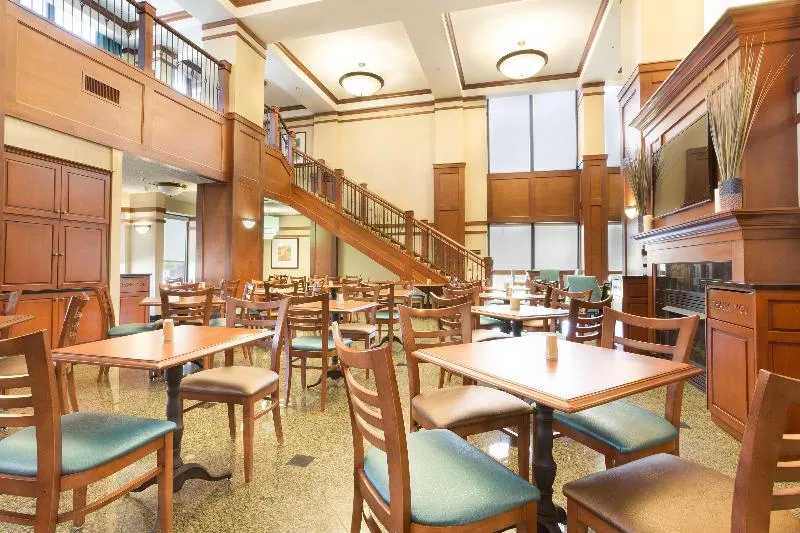 Drury Inn & Suites Birmingham Lakeshore Drive - Image 1