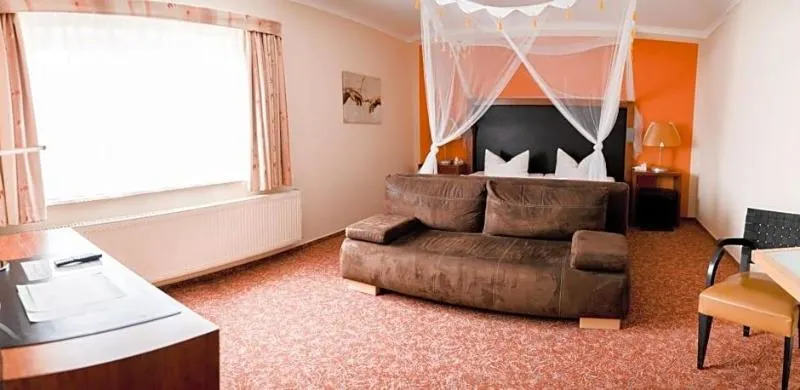 Hotel am Uckersee - Image 1